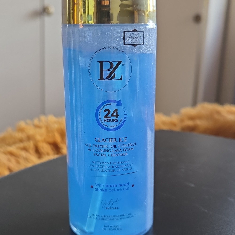 Below Zero Glacier Ice Age Defying Oil Control & Cooling Lava Foam Facial Cleans - Picture 2 of 5